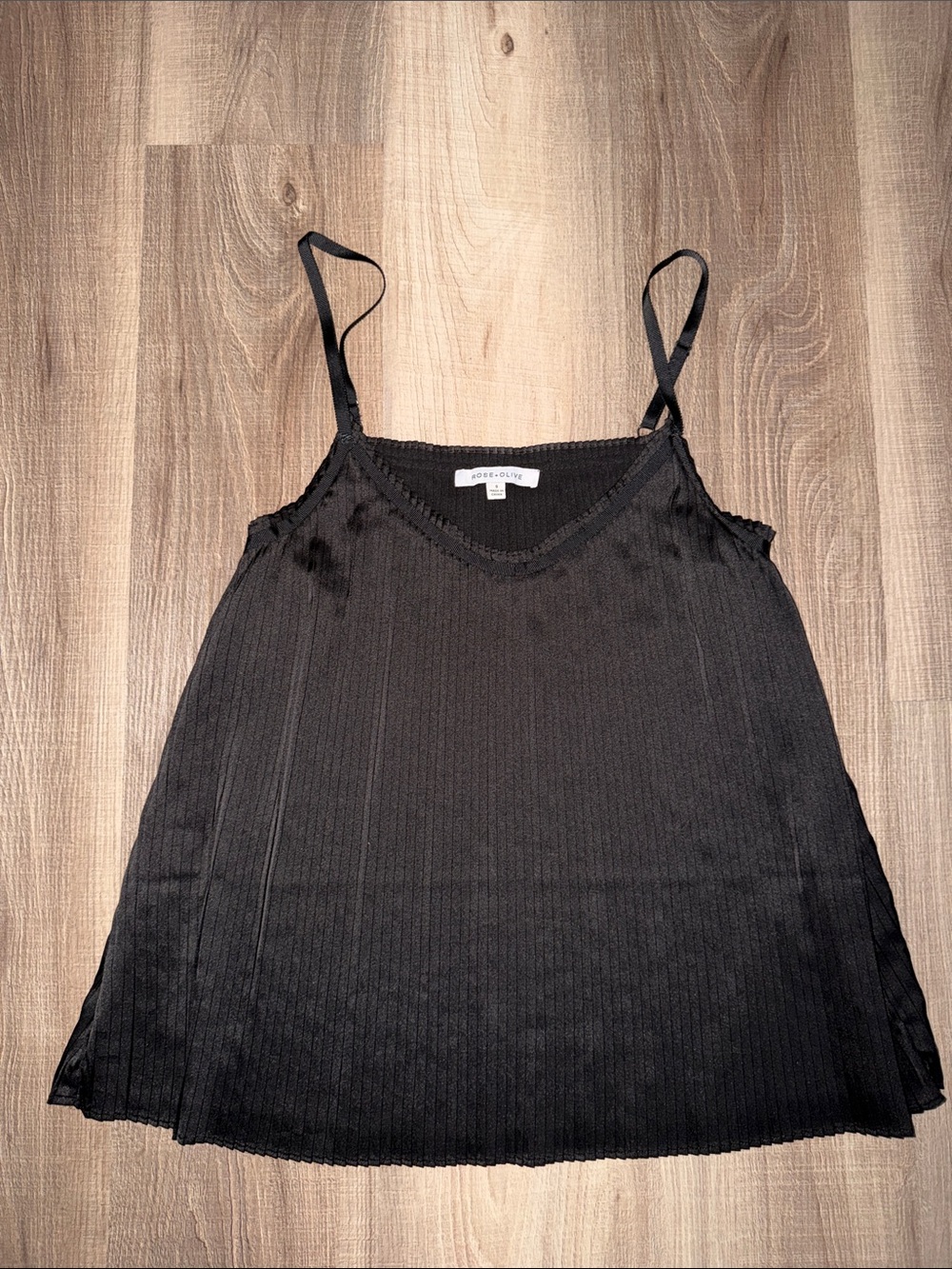 🖤 Rose & Olive Black Pleated Camisole with V-Neck Small 🖤